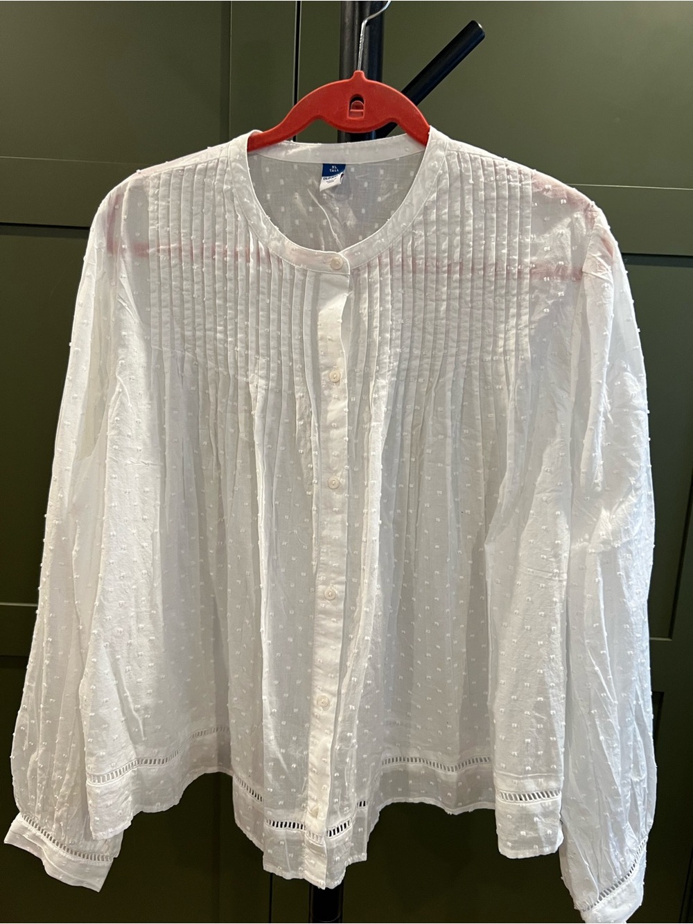 Old Navy White Swiss-Dot Pintuck Button-Front Shirt with Balloon Sleeves